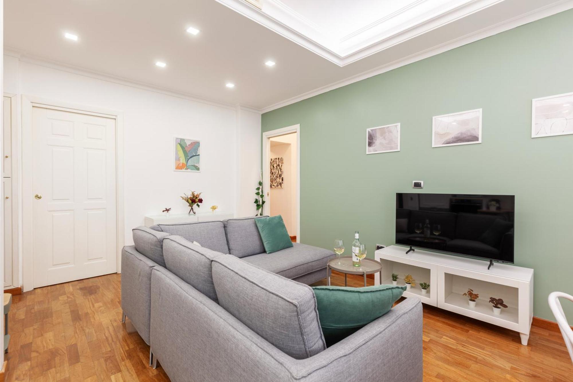 Apartment Hostly-wood And Colors Midtown-just 7min To Colosseum *