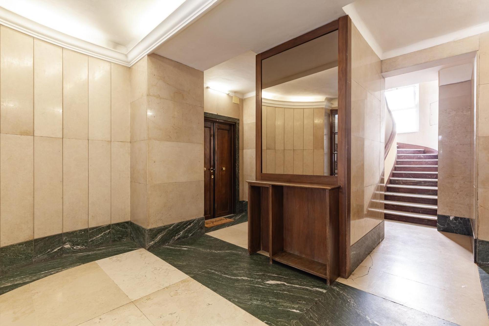 Hostly-wood And Colors Midtown-just 7min To Colosseum Apartment Rom