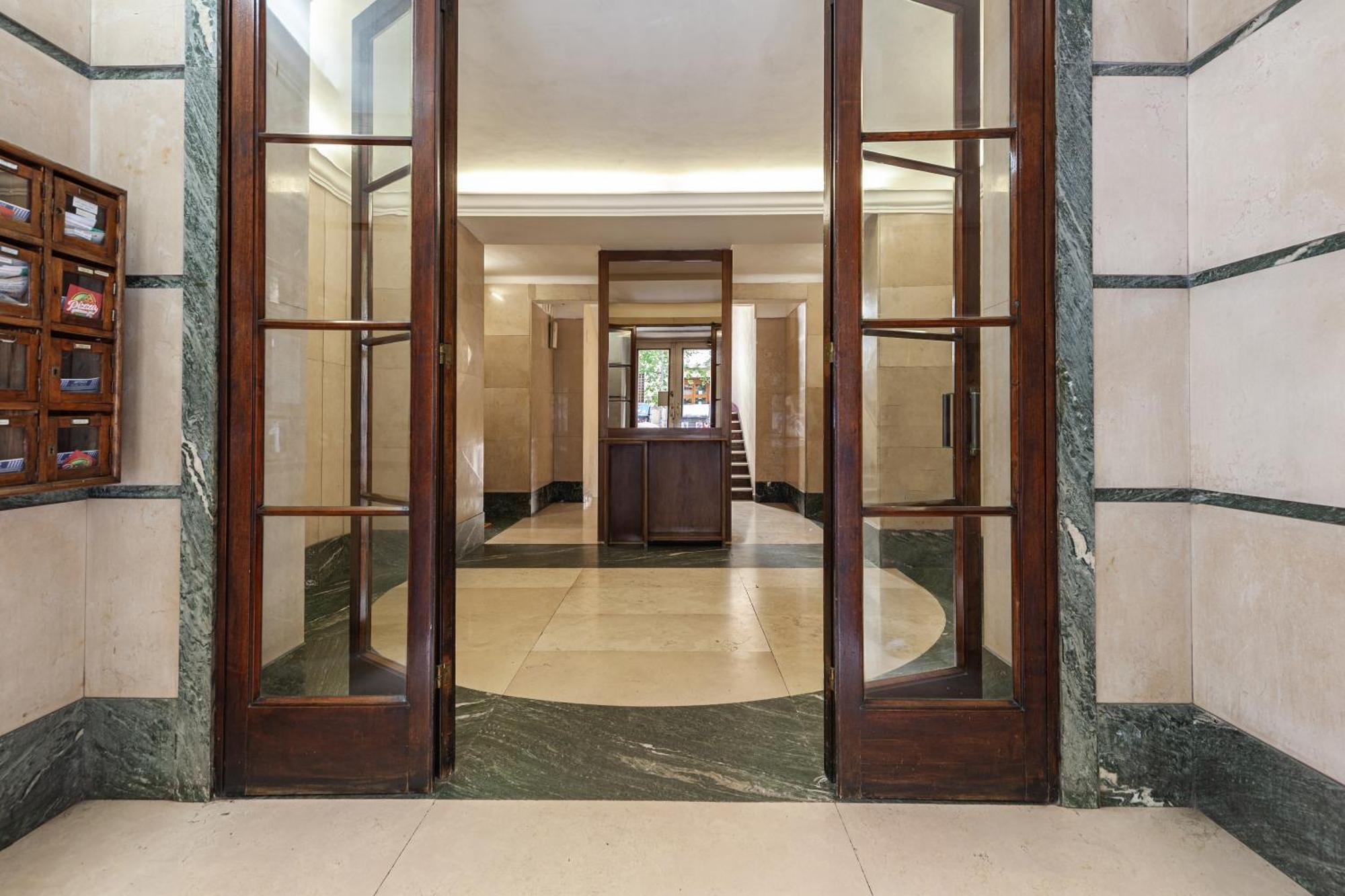 Apartment Hostly-wood And Colors Midtown-just 7min To Colosseum Rom